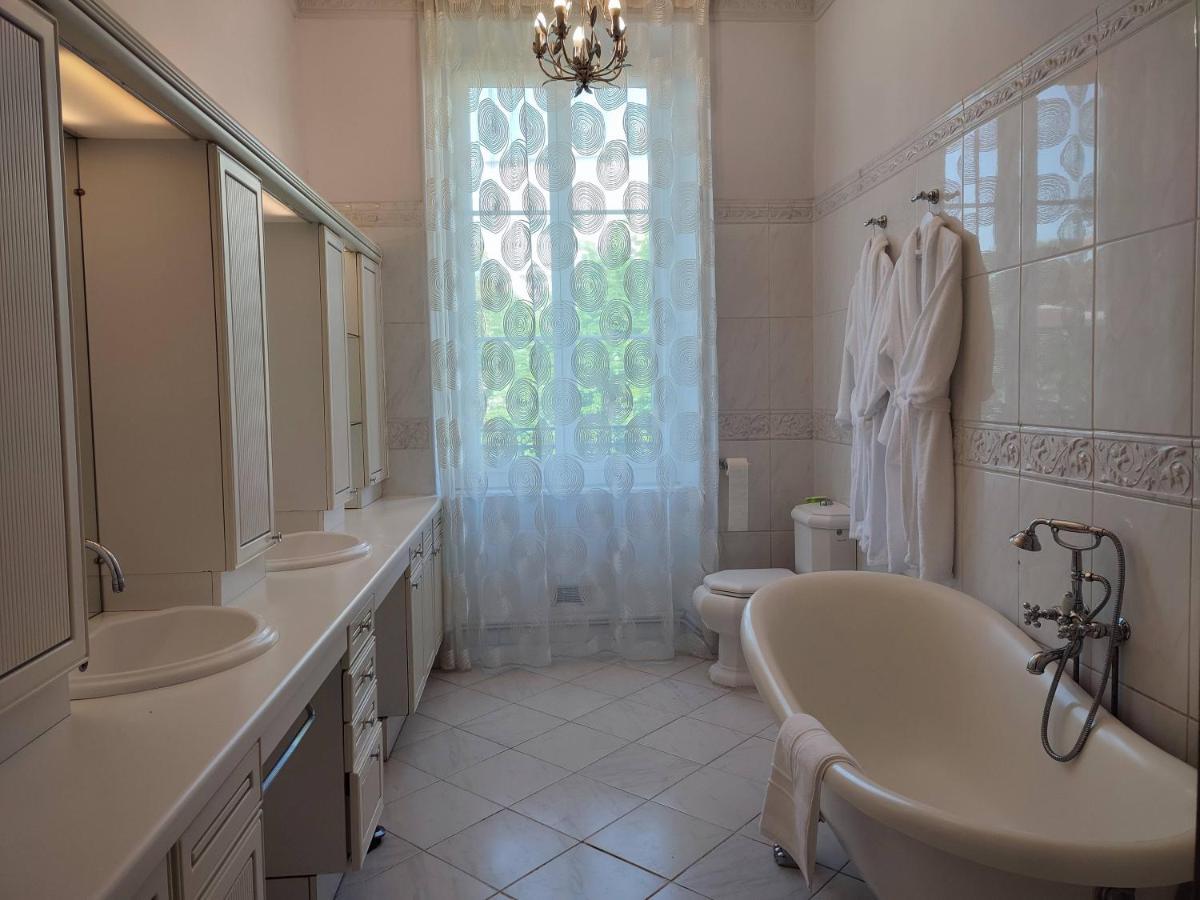Bed and Breakfast Les Jardins De La Fontaine Alès Exterior foto